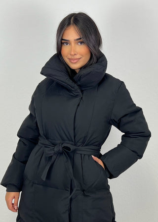 Shoppe nach Kategorie: Lange Winterjacke mit Gürtel