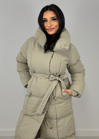 Shoppe nach Kategorie: Lange Winterjacke mit Gürtel