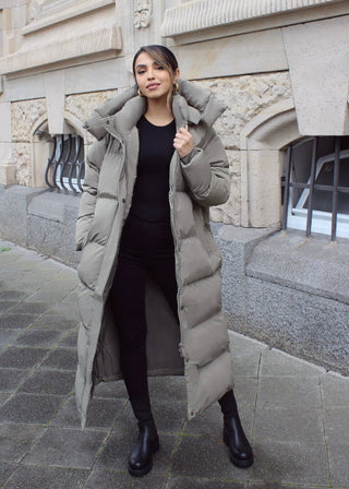 Shoppe nach Kategorie: Lange Jacke mit Kapuze