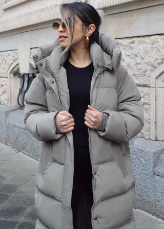 Shoppe nach Kategorie: Lange Jacke mit Kapuze