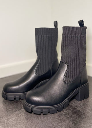 Shoppe nach Kategorie: Stiefelette mit Rippenstrick-Schaft