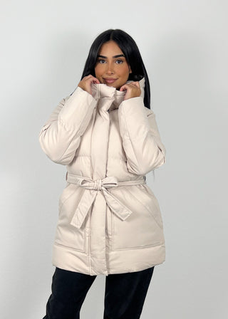 Shoppe nach Kategorie: Winterjacke mit Kapuze Beige