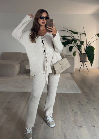 Shoppe nach Kategorie: Set aus Cardigan mit Schleifen und Hose